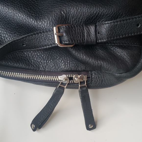 Vintage Roots pebbled leather backpack 🖤 - Picture 8 of 11